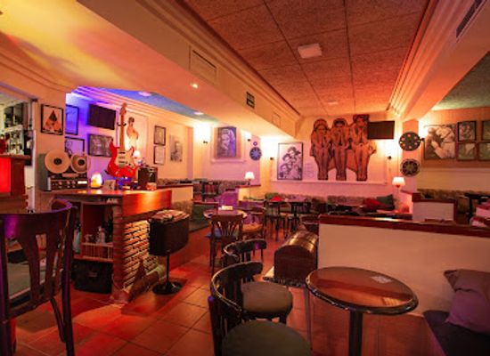 spain/valencia/ciutat-vella/bar/christopher-cocteles