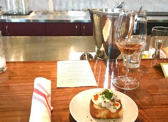 idaho/sun-valley/bar/scout-wine-cheese