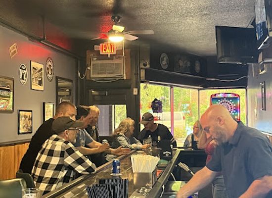 connecticut/litchfield-county/bar/the-main-spot