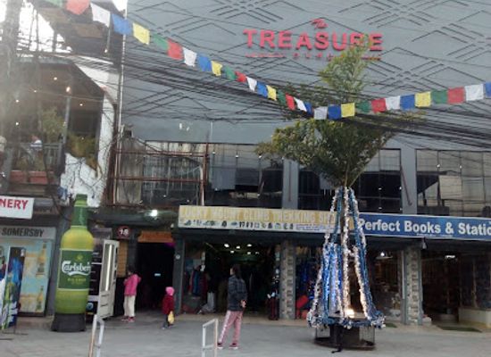 nepal/poon-hill/bar/the-treasure-lounge