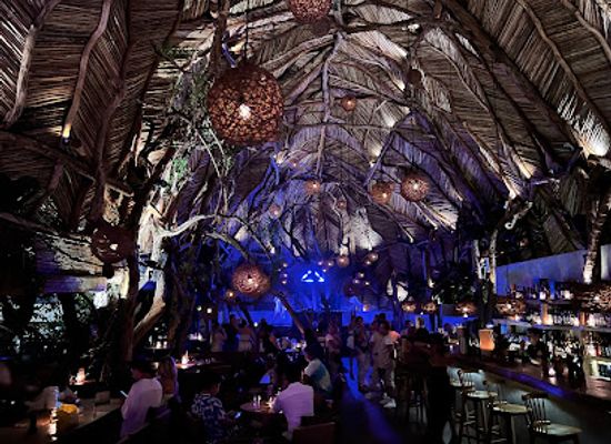 mexico/cancun/bar/confessions-cancun