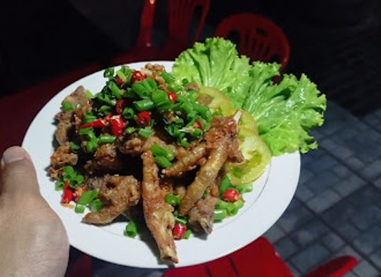 cambodia/svay-rieng/bar/the-street