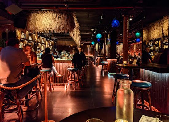 illinois/chicago/the-loop/bar/three-dots-and-a-dash