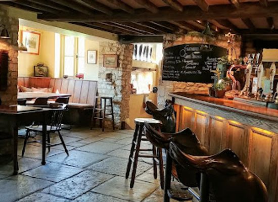 united-kingdom/the-cotswolds/bar/the-feathered-nest-country-inn