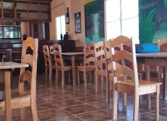 belize/corozal-town/bar/c-b-cool-spot