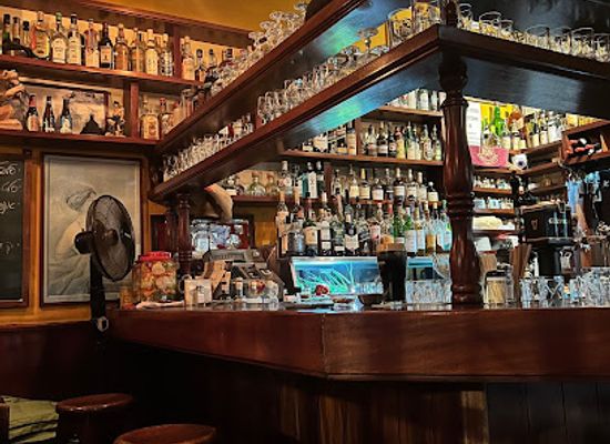 israel/tel-aviv/old-tel-aviv-port/bar/amiram-pub