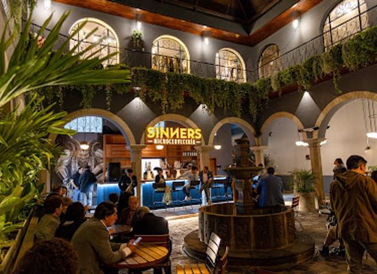 ecuador/quito/centro-historico/bar/sinners-microcerveceria-centro-historico