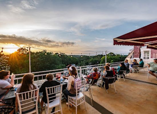 arkansas/eureka-springs/bar/top-of-the-crest