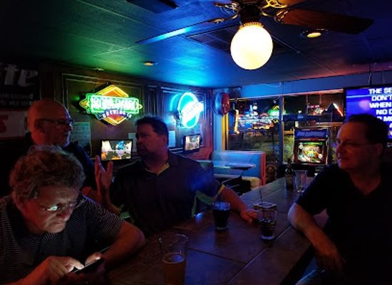 iowa/urbandale/bar/finn-s-pub
