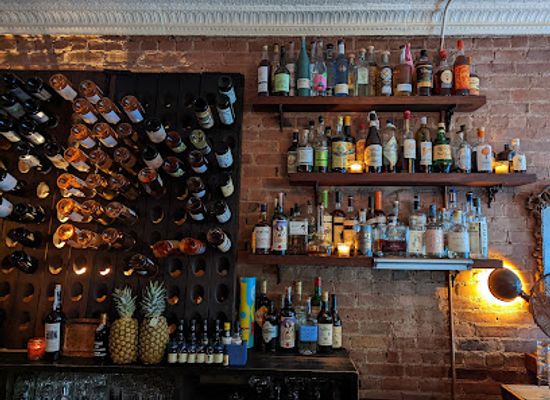 connecticut/new-haven-harbor/bar/bar-august