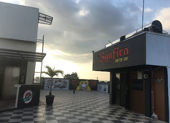 indonesia/maluku/bar/syafira-rooftop-cafe-resto