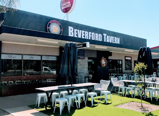 australia/mallee/bar/beverford-tavern