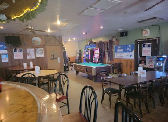 illinois/great-river-road/bar/do-drop-inn