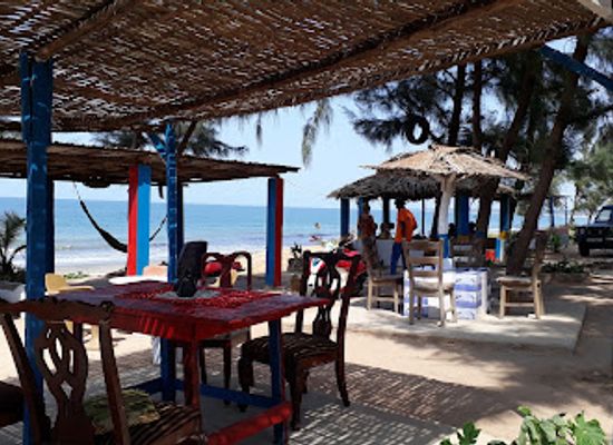 the-gambia/foni-bintang-karenai/bar/one-love-beach-bar-ghanatown