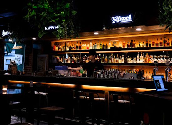 south-korea/busan-beaches/bar/happy-monk
