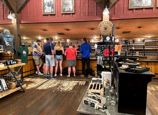 tennessee/pigeon-forge/bar/old-forge-distillery