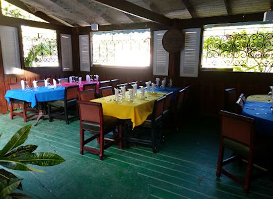 saint-lucia/marigot-bay/bar/jj-s-paradise