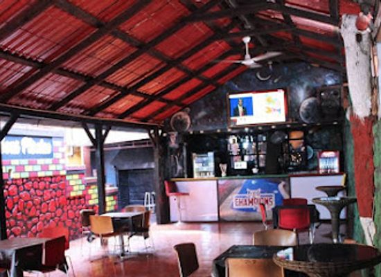 haiti/port-au-prince/petion-ville/bar/champion-piscine