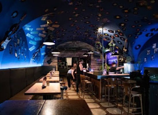 austria/linz/bar/vinyl-bar