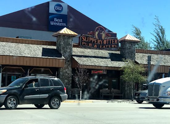 montana/the-yellowstone-valley/bar/slippery-otter-pub