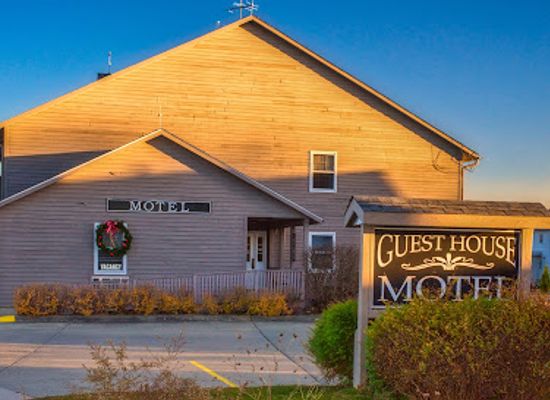 iowa/amana-colonies/bar/guest-house-motel