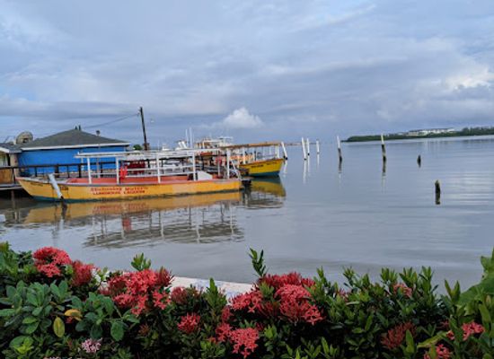 jamaica/martha-brae-river-valley/bar/glistening-waters-restaurant-and-marina