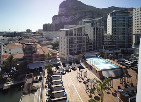 gibraltar/rosia-bay/bar/aqua-pool-bar