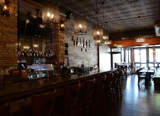indiana/the-lakes-region/bar/tavern-on-main