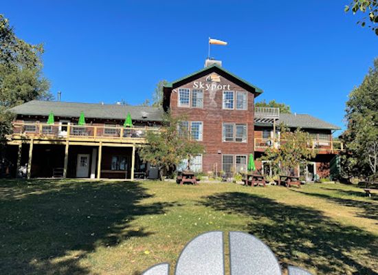 minnesota/gunflint-trail/bar/skyport-lodge-raven-rock-grill
