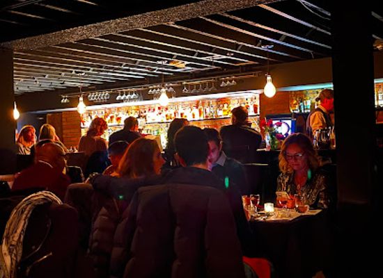 michigan/east-michigan/bar/johnny-s-speakeasy