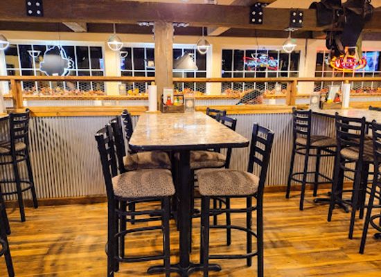 wyoming/weston-county/bar/grazers-burgers-beer