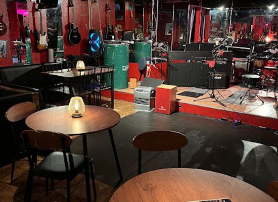 japan/mount-fuji/bar/openmic-karaoke-so-on
