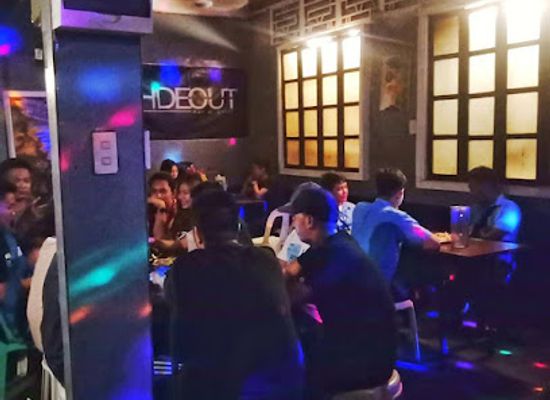 philippines/bicol-region/bar/hideout-bar-and-grill