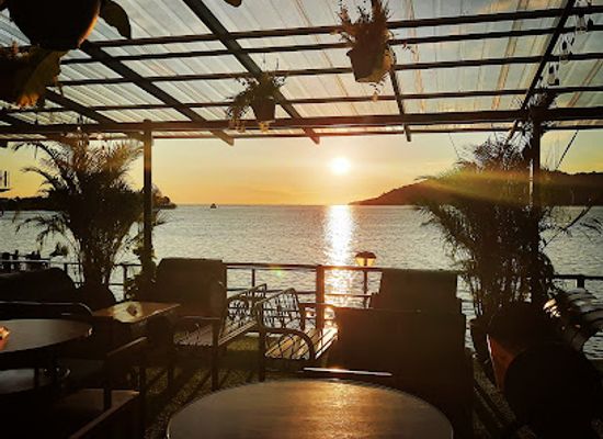 malaysia/borneo/bar/illusion-al-fresco