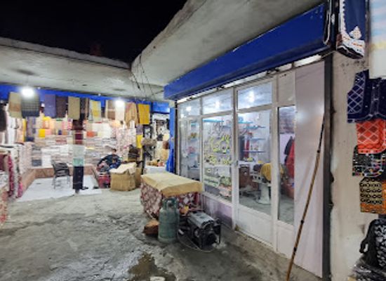 pakistan/naran/bar/bismillah-hotel-chappal-kabab-sarfaraz