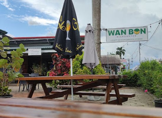 suriname/brokopondo-reservoir/bar/wan-bon-biri