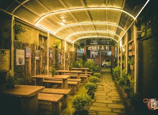 nepal/upper-mustang/bar/titos-pub-n-lounge
