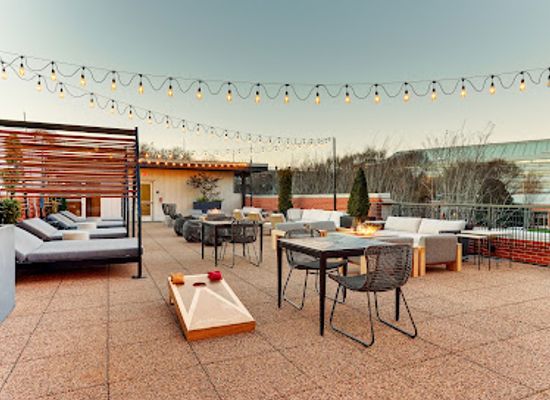 tennessee/sequatchie-valley/bar/high-rail-rooftop-bar-space