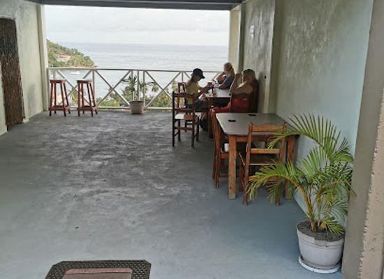saint-lucia/laborie/bar/dave-s-bar