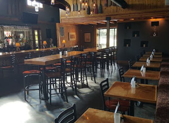 ohio/firelands/bar/canoe-club-wine-bar