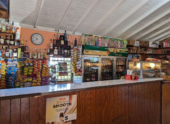 dominica/layou-river/bar/shyan-s-shop-and-bar