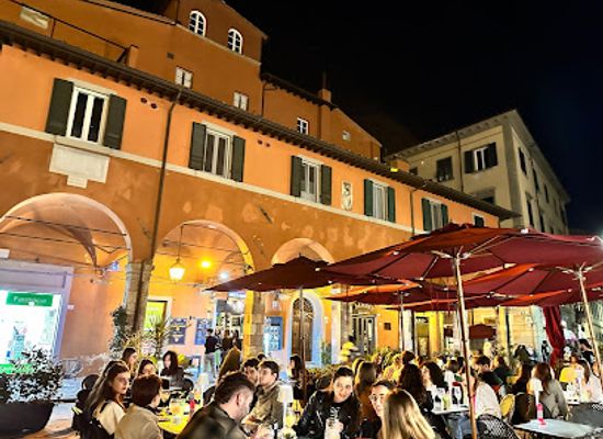 italy/pisa/bar/spritzmania