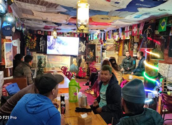 nepal/everest-base-camp/bar/liquid-bar-namche