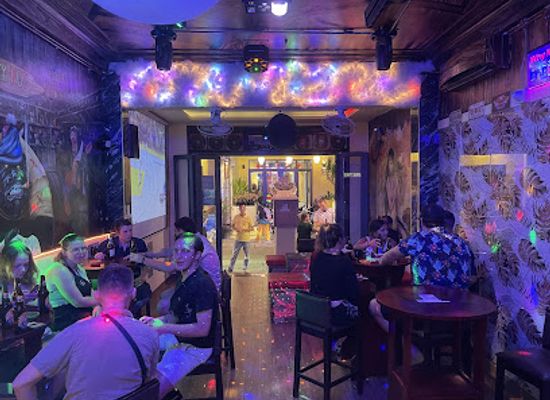 vietnam/hoi-an/cam-thanh-village/bar/why-not-bar