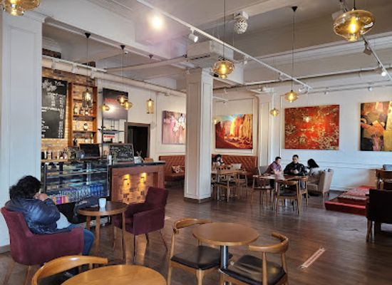 mongolia/ulaanbaatar/bar/elixir-coffee-wine-bar