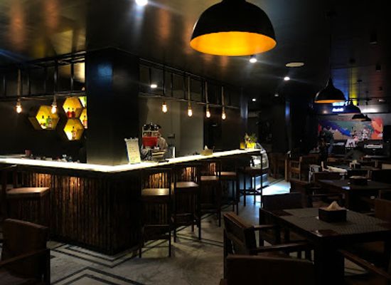 bhutan/lhuentse/bar/real-illusions-restro-bar