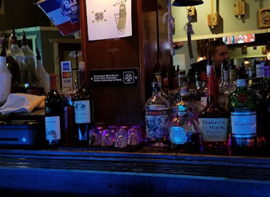 new-york/long-island/bar/the-leaky-lifeboat-inn