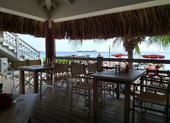 curacao/playa-kenepa/bar/karakter-beach-lounge-restaurant