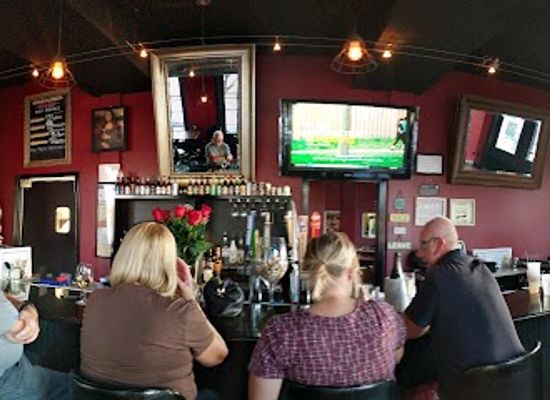 missouri/st-charles/bar/domain-street-wine-bar