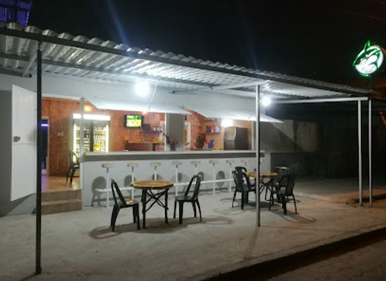 ecuador/southwest-coast/bar/resto-bar-shark